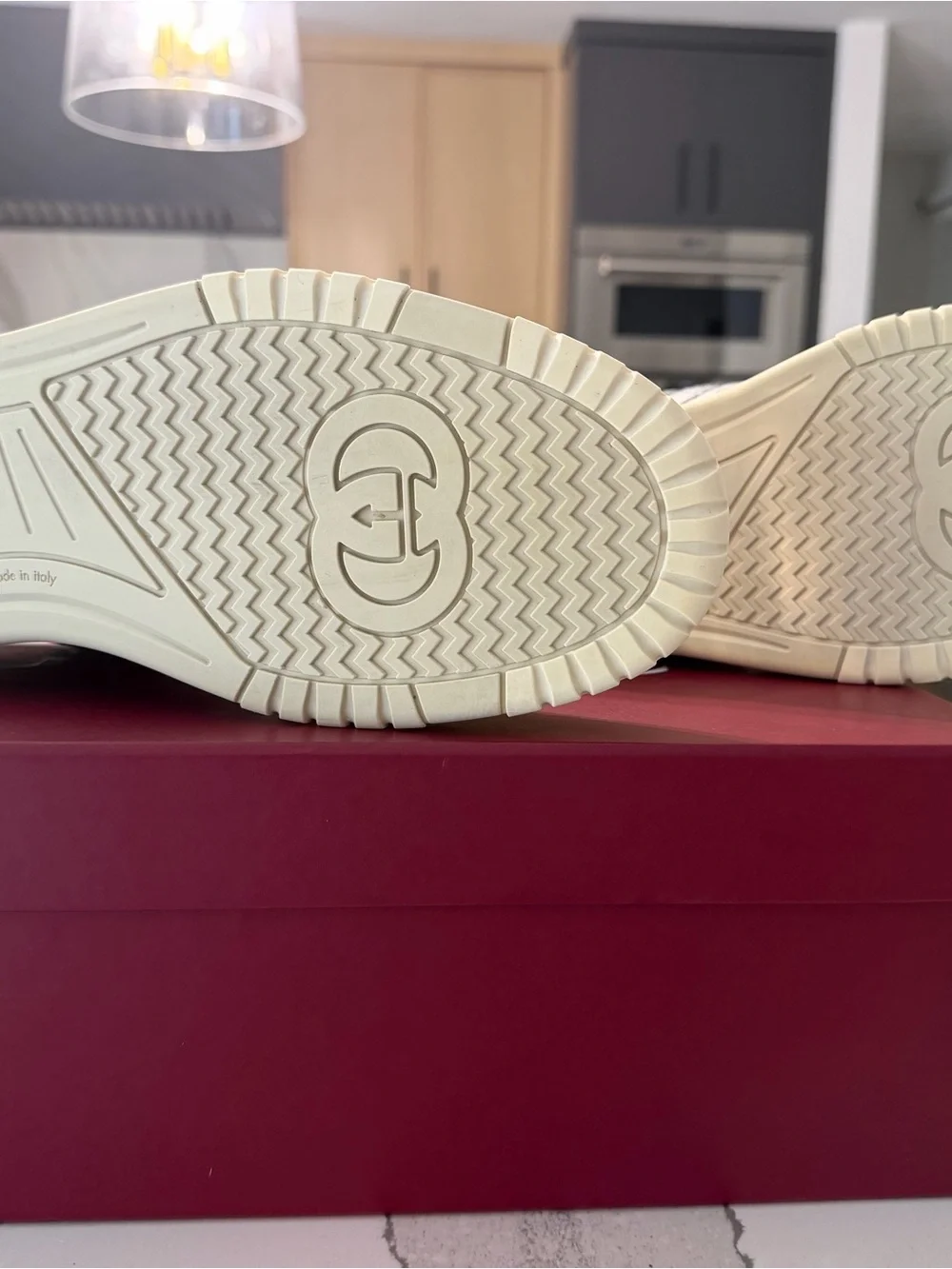 Gucci Metallic Silver Leather Low-Top Sneakers with Cream Soles